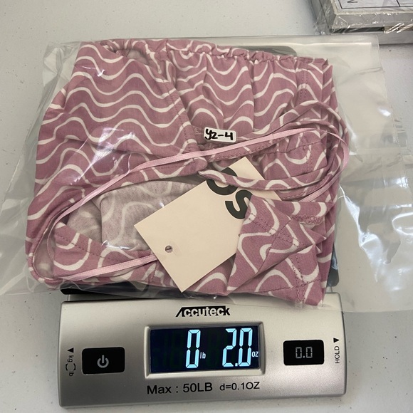 NEW SO women’s pink white cutout‎ ripple squiggly line patterned crop top tank M - Picture 6 of 6